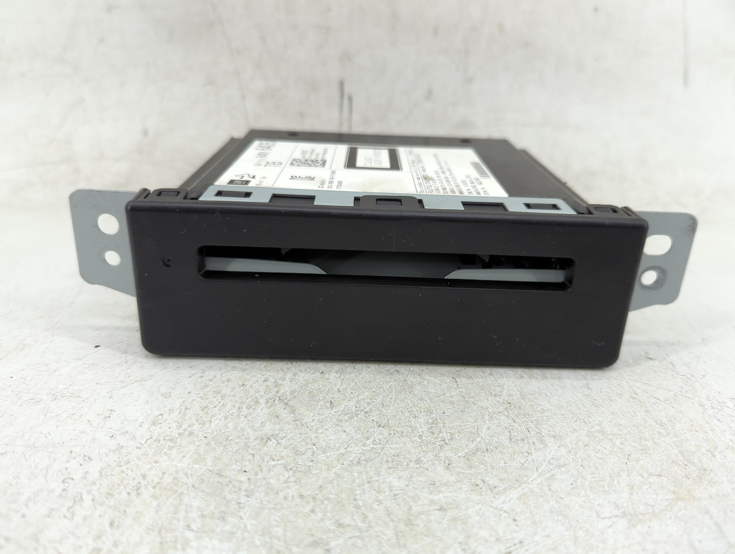 2017-2018 Gmc Sierra 1500 Radio AM FM Cd Player Receiver Replacement P/N:84016435 Fits Fits 2016 2017 2018 2019 OEM Used Aut