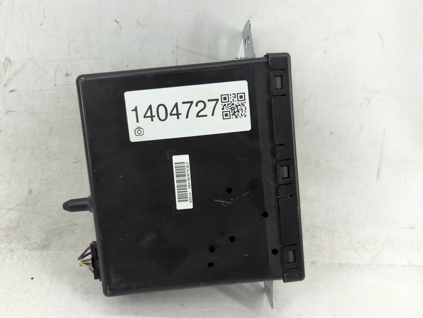 2017-2018 Gmc Sierra 1500 Radio AM FM Cd Player Receiver Replacement P/N:84016435 Fits Fits 2016 2017 2018 2019 OEM Used Aut