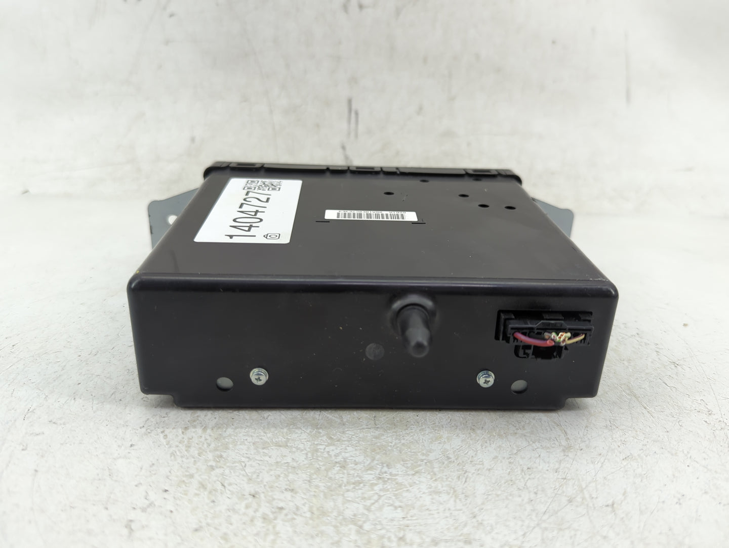 2017-2018 Gmc Sierra 1500 Radio AM FM Cd Player Receiver Replacement P/N:84016435 Fits Fits 2016 2017 2018 2019 OEM Used Aut