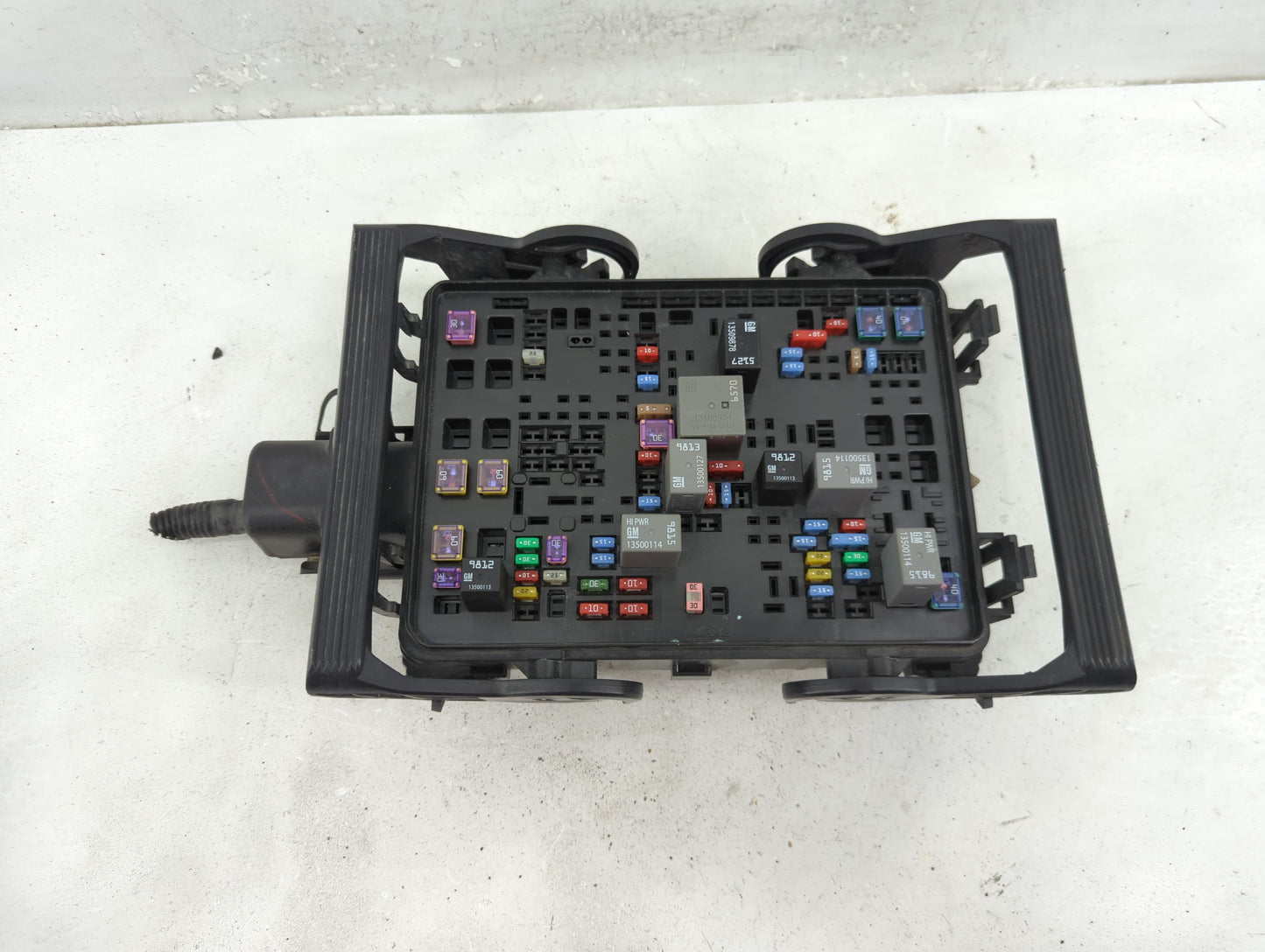 2017-2019 Gmc Sierra 1500 Fusebox Fuse Box Panel Relay Module Fits Fits 2017 2018 2019 OEM Used Auto Parts - Oemusedautopart