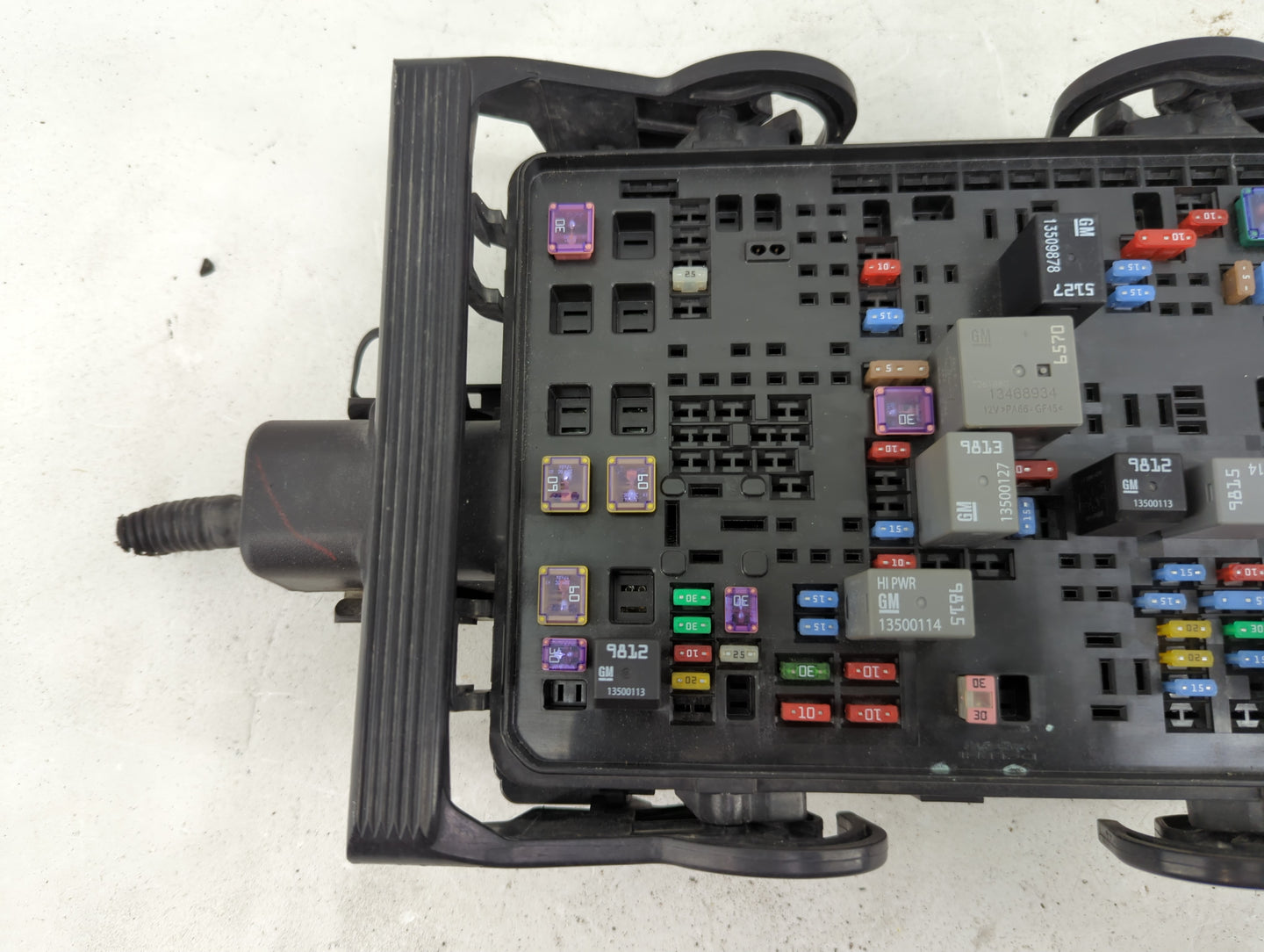 2017-2019 Gmc Sierra 1500 Fusebox Fuse Box Panel Relay Module Fits Fits 2017 2018 2019 OEM Used Auto Parts - Oemusedautopart