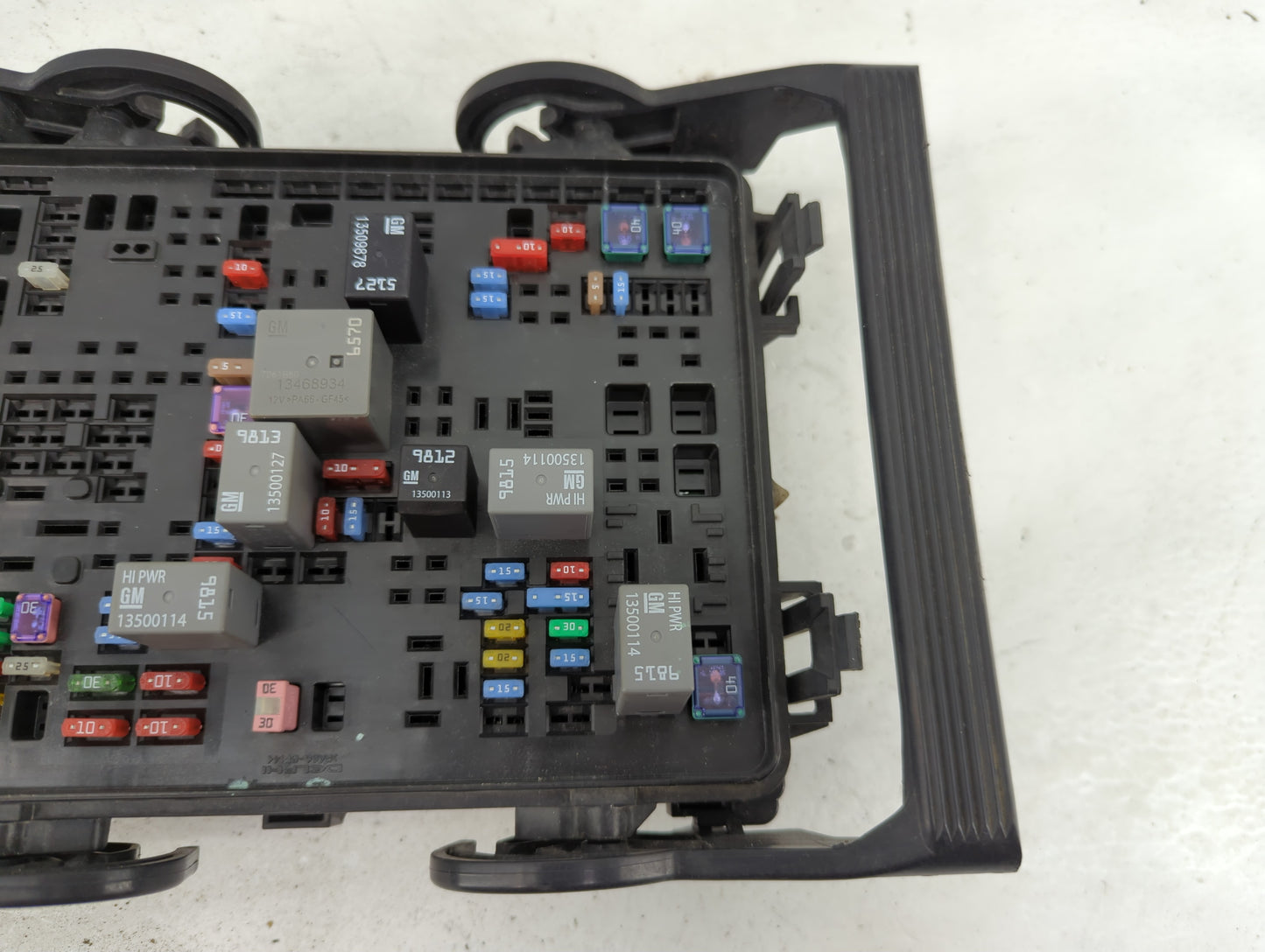 2017-2019 Gmc Sierra 1500 Fusebox Fuse Box Panel Relay Module Fits Fits 2017 2018 2019 OEM Used Auto Parts - Oemusedautopart