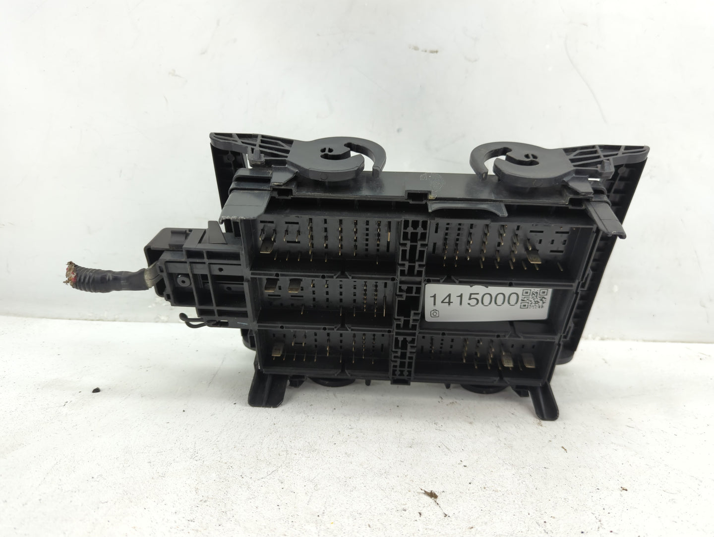 2017-2019 Gmc Sierra 1500 Fusebox Fuse Box Panel Relay Module Fits Fits 2017 2018 2019 OEM Used Auto Parts - Oemusedautopart