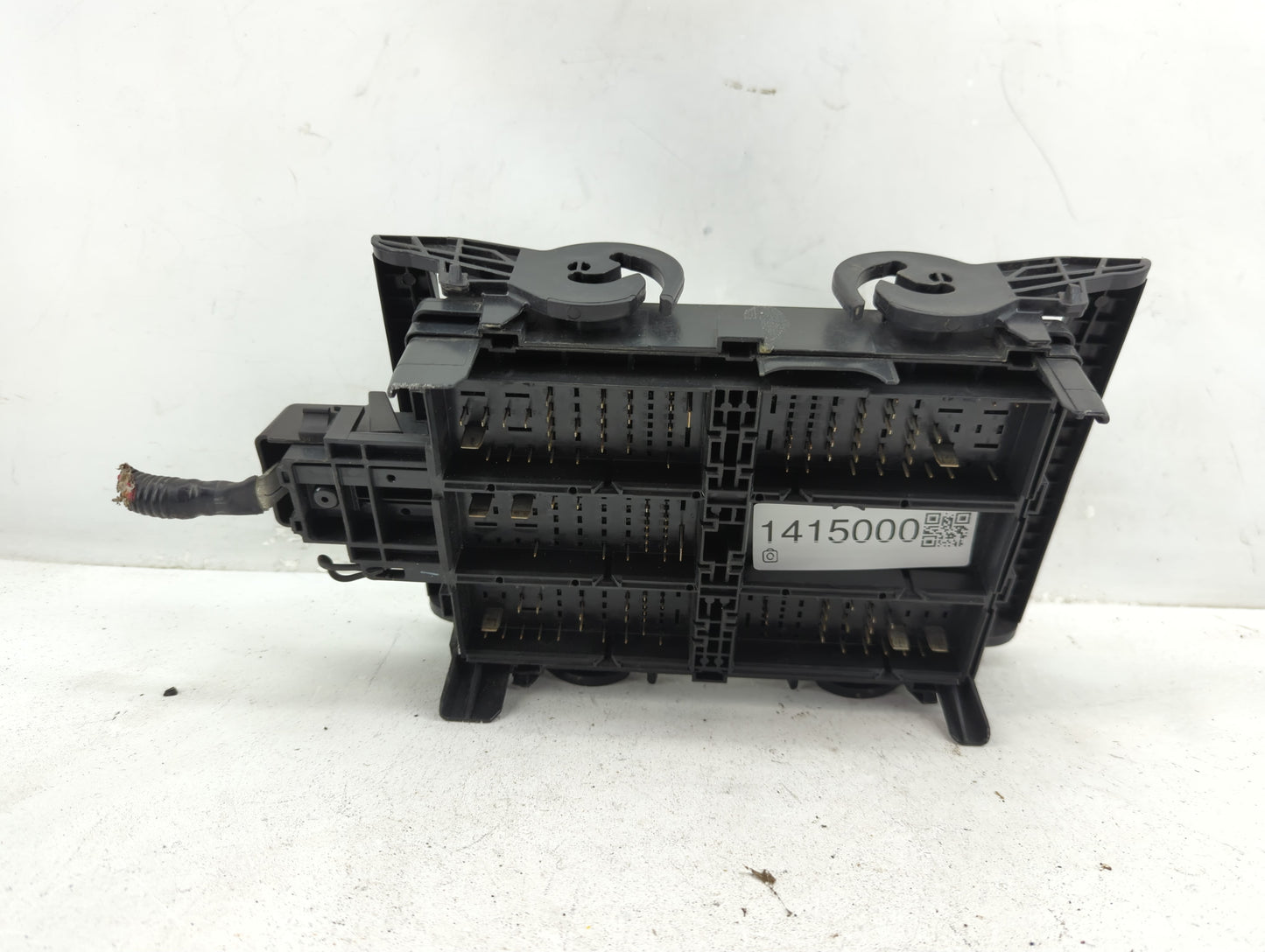 2017-2019 Gmc Sierra 1500 Fusebox Fuse Box Panel Relay Module Fits Fits 2017 2018 2019 OEM Used Auto Parts - Oemusedautopart