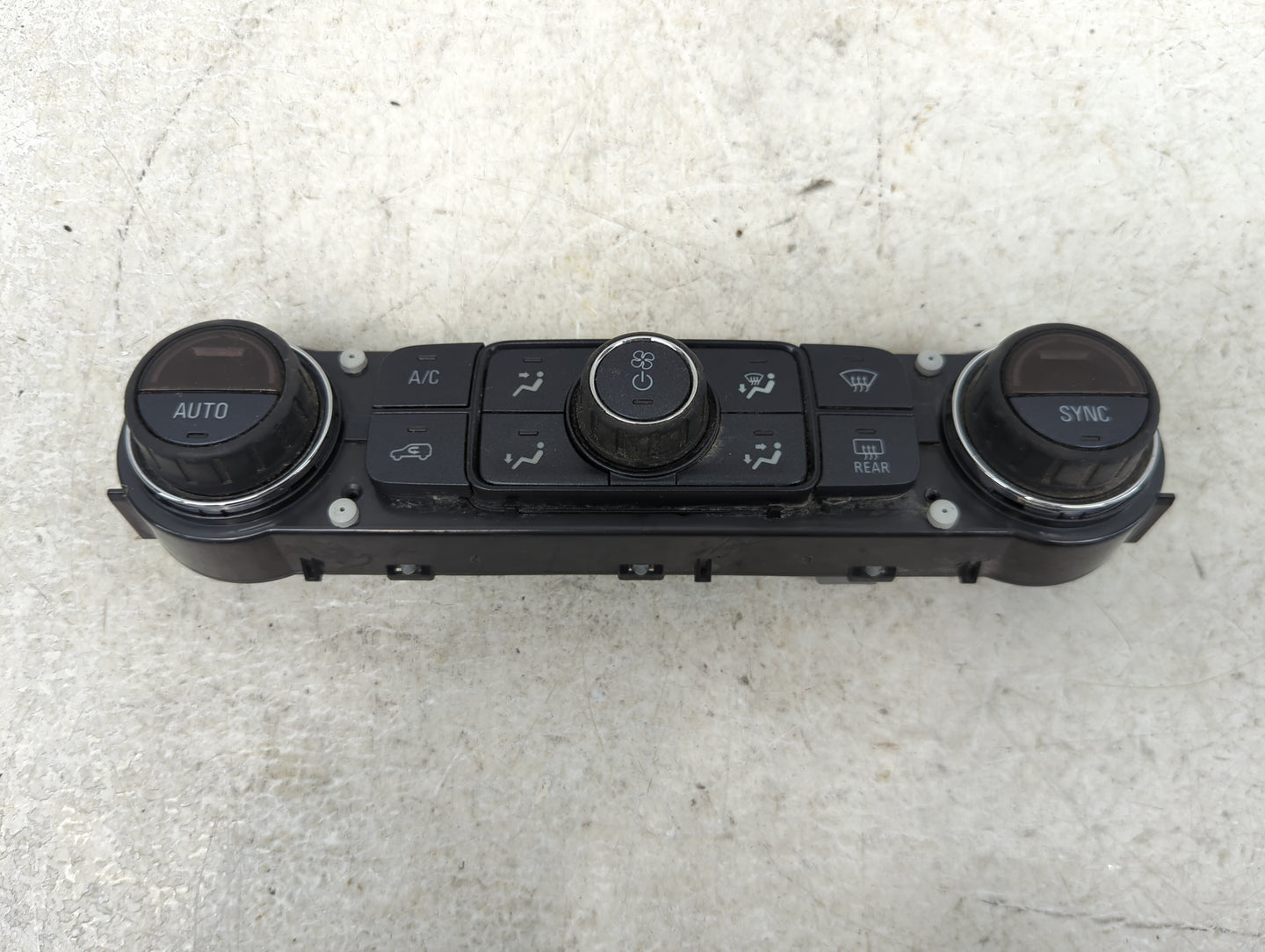 2017-2019 Gmc Sierra 1500 Climate Control Module Temperature AC/Heater Replacement P/N:84258729 Fits OEM Used Auto Parts - O