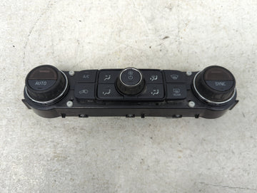 2017-2019 Gmc Sierra 1500 Climate Control Module Temperature AC/Heater Replacement P/N:84258729 Fits OEM Used Auto Parts - O