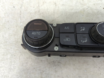 2017-2019 Gmc Sierra 1500 Climate Control Module Temperature AC/Heater Replacement P/N:84258729 Fits OEM Used Auto Parts