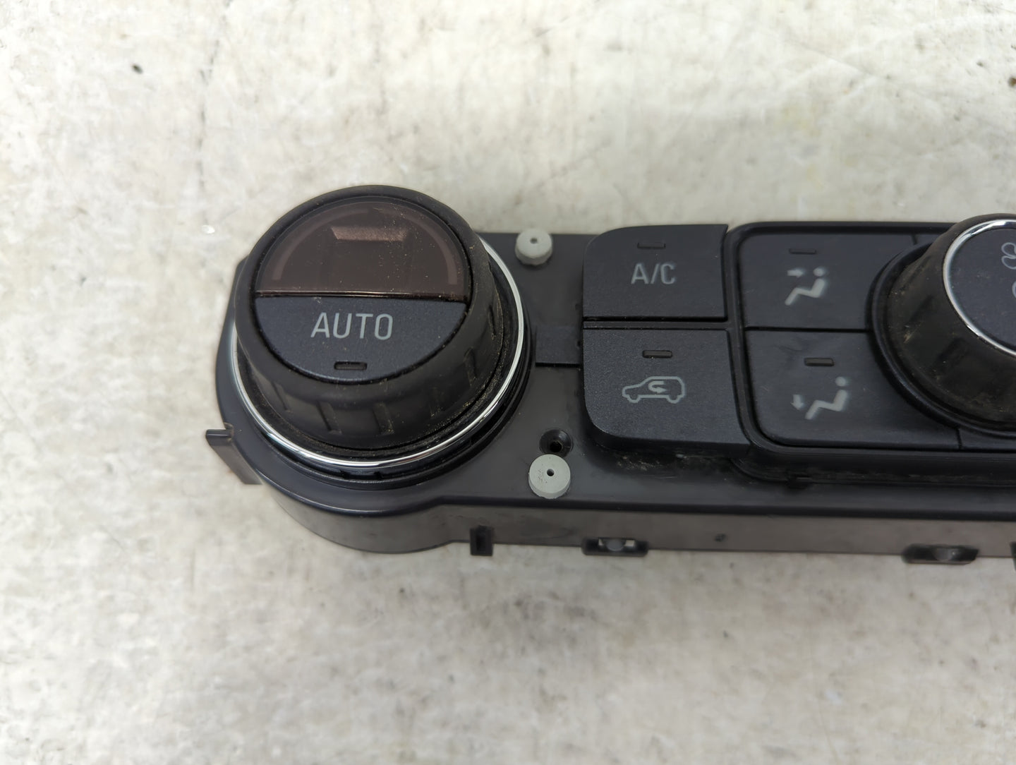 2017-2019 Gmc Sierra 1500 Climate Control Module Temperature AC/Heater Replacement P/N:84258729 Fits OEM Used Auto Parts - O