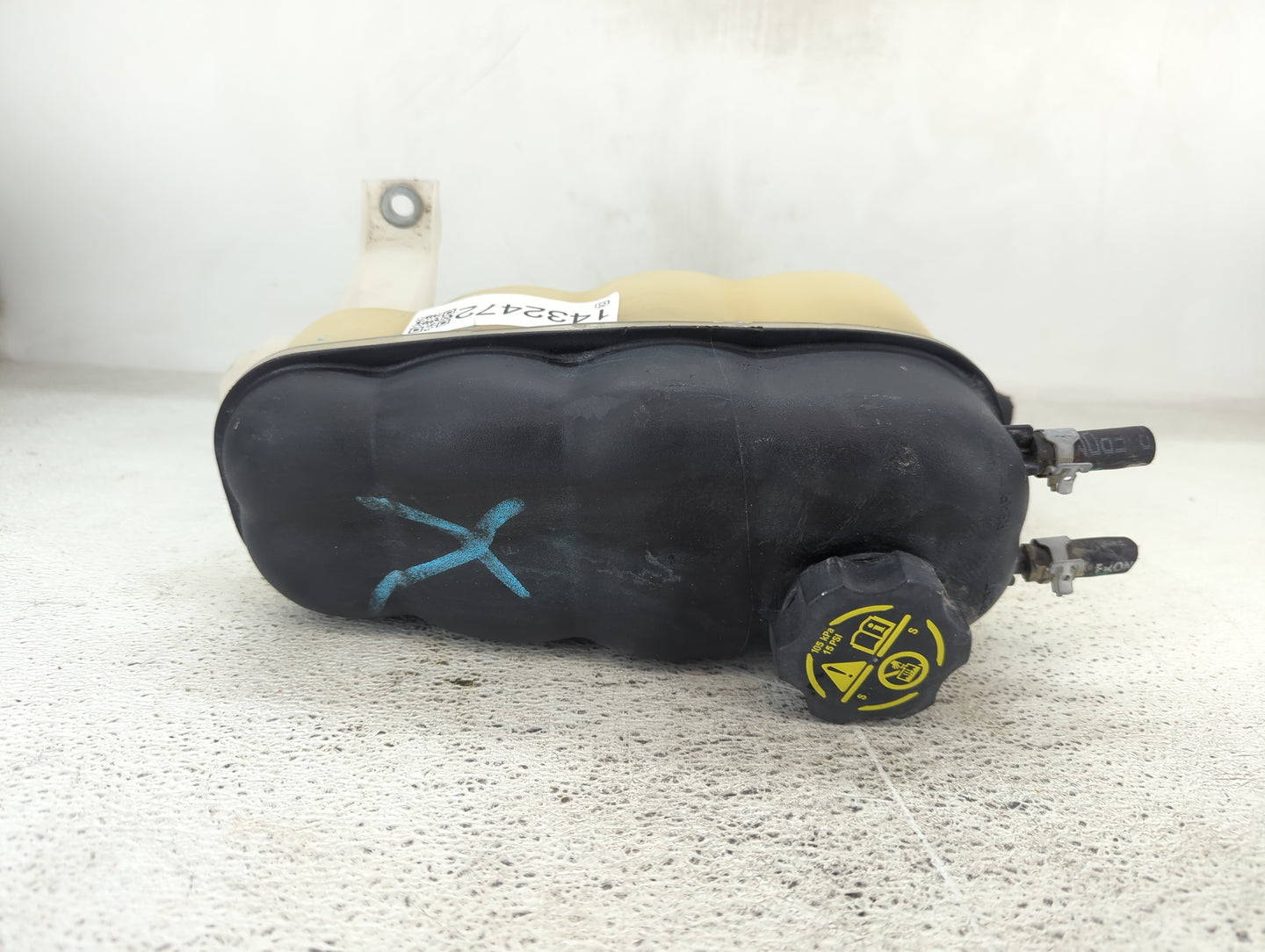 2014 Gmc Sierra 1500 Radiator Coolant Overflow Expansion Tank Bottle 1432472 - Oemusedautoparts1.com