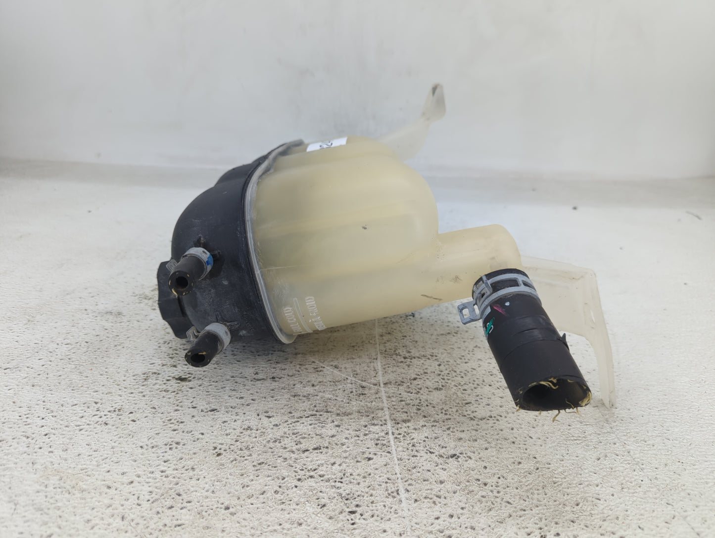 2014 Gmc Sierra 1500 Radiator Coolant Overflow Expansion Tank Bottle 1432472 - Oemusedautoparts1.com