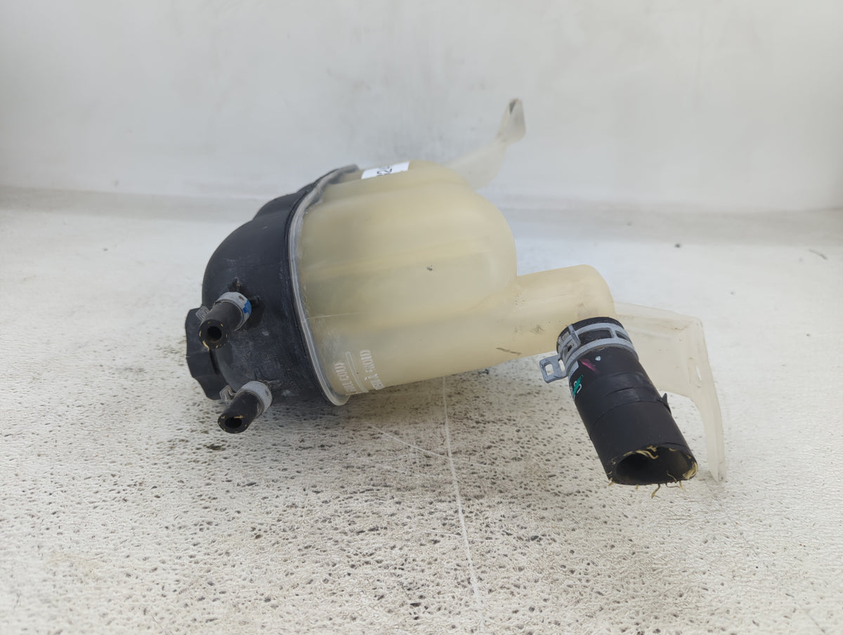2014 Gmc Sierra 1500 Radiator Coolant Overflow Expansion Tank Bottle 1432472 - Oemusedautoparts1.com