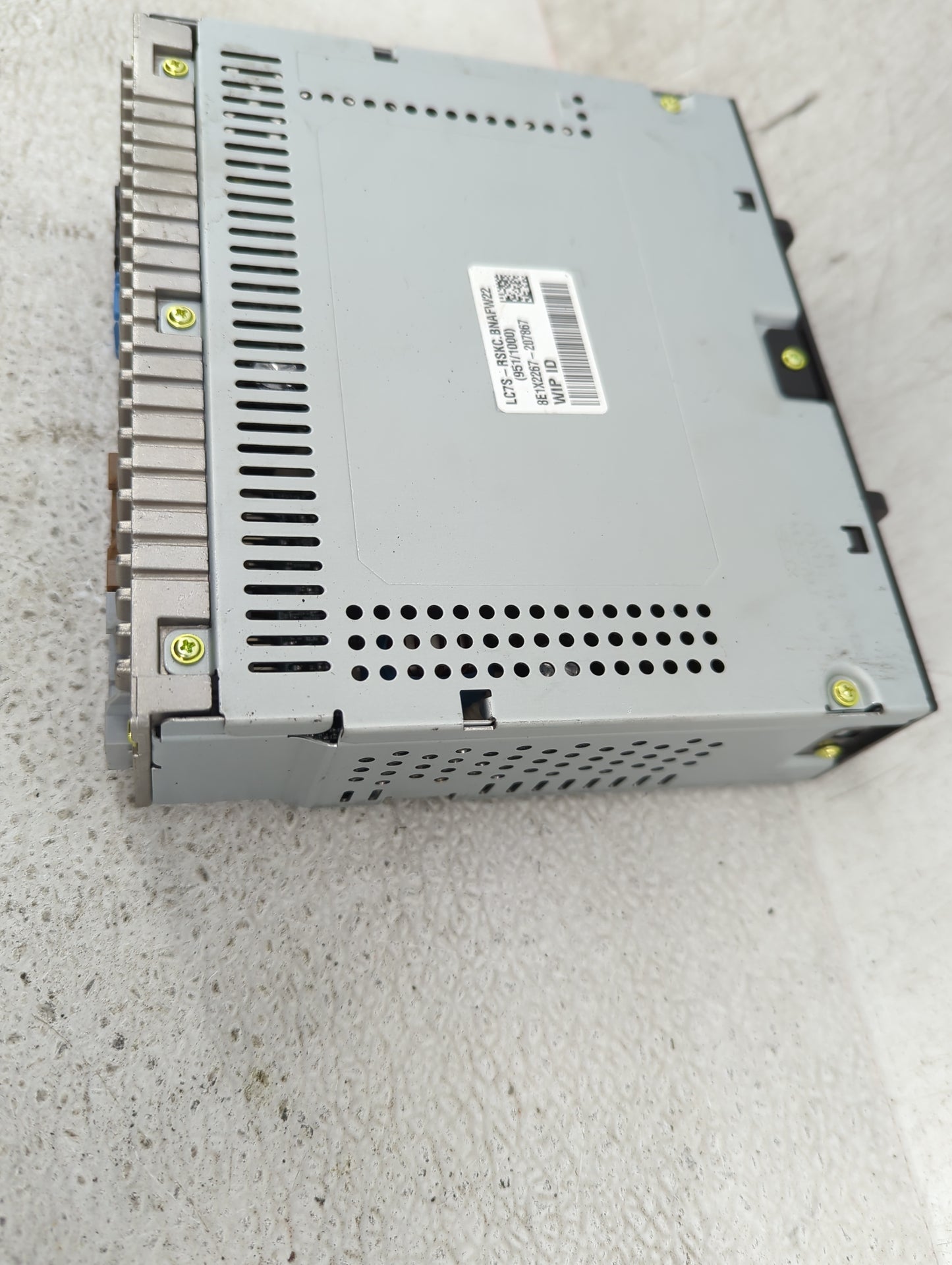 2018 Gmc Sierra 1500 Radio AM FM Cd Player Receiver Replacement P/N:LC7S-RSKC.BNAFW22 Fits Fits 2019 OEM Used Auto Parts - O