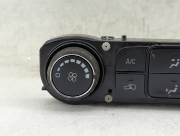 2017-2019 Gmc Sierra 1500 Climate Control Module Temperature AC/Heater Replacement P/N:84199205 815372982 Fits OEM Used Auto Parts