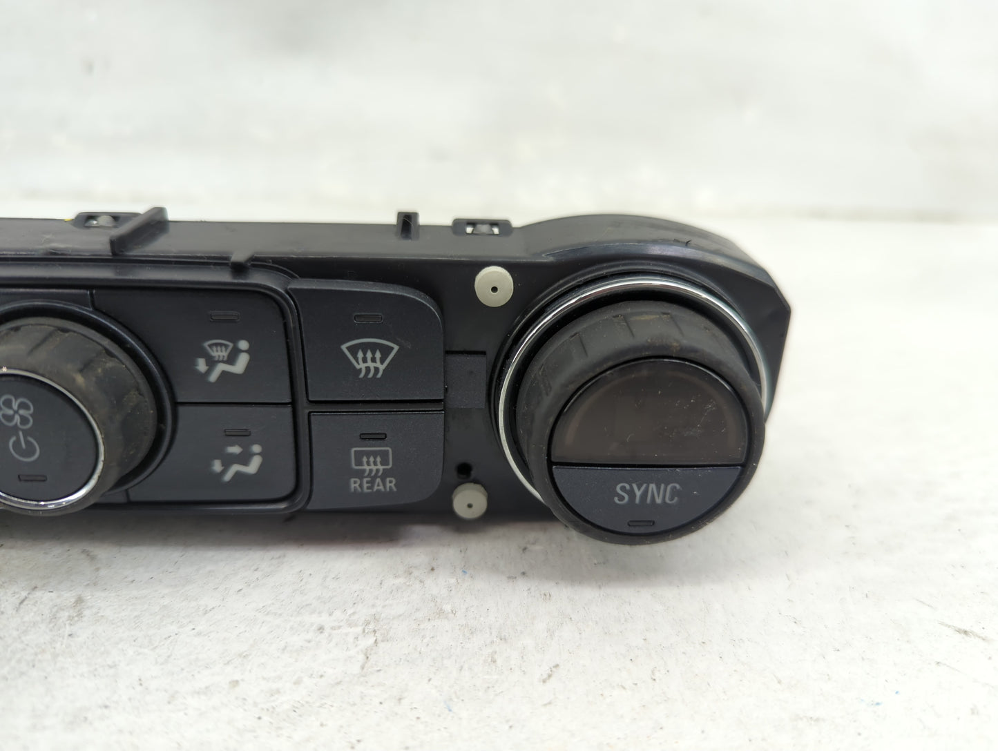 2018 Gmc Sierra 1500 Climate Control Module Temperature AC/Heater Replacement P/N:84258726 7370200000000X, 815372982 Fits OE