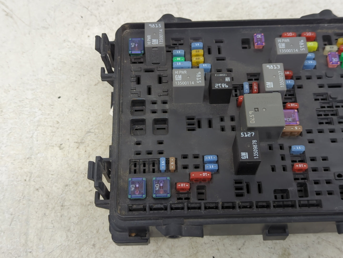 2016-2018 Gmc Sierra 1500 Fusebox Fuse Box Panel Relay Module P/N:84303177 13500114, 13500127, 13500113 Fits Fits 2016 2017 