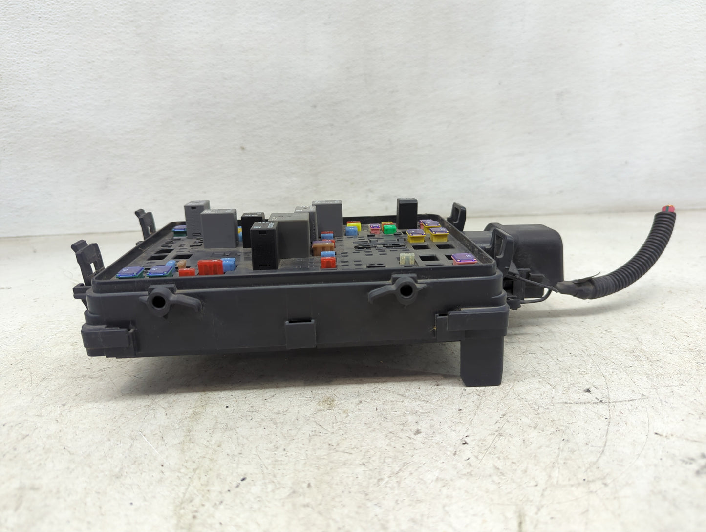 2016-2018 Gmc Sierra 1500 Fusebox Fuse Box Panel Relay Module P/N:84303177 13500114, 13500127, 13500113 Fits Fits 2016 2017 