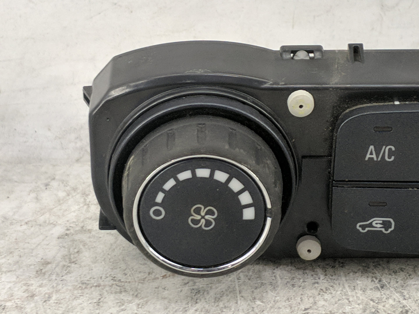 2017-2019 Gmc Sierra 1500 Climate Control Module Temperature AC/Heater Replacement P/N:84199205 815372982 Fits OEM Used Auto