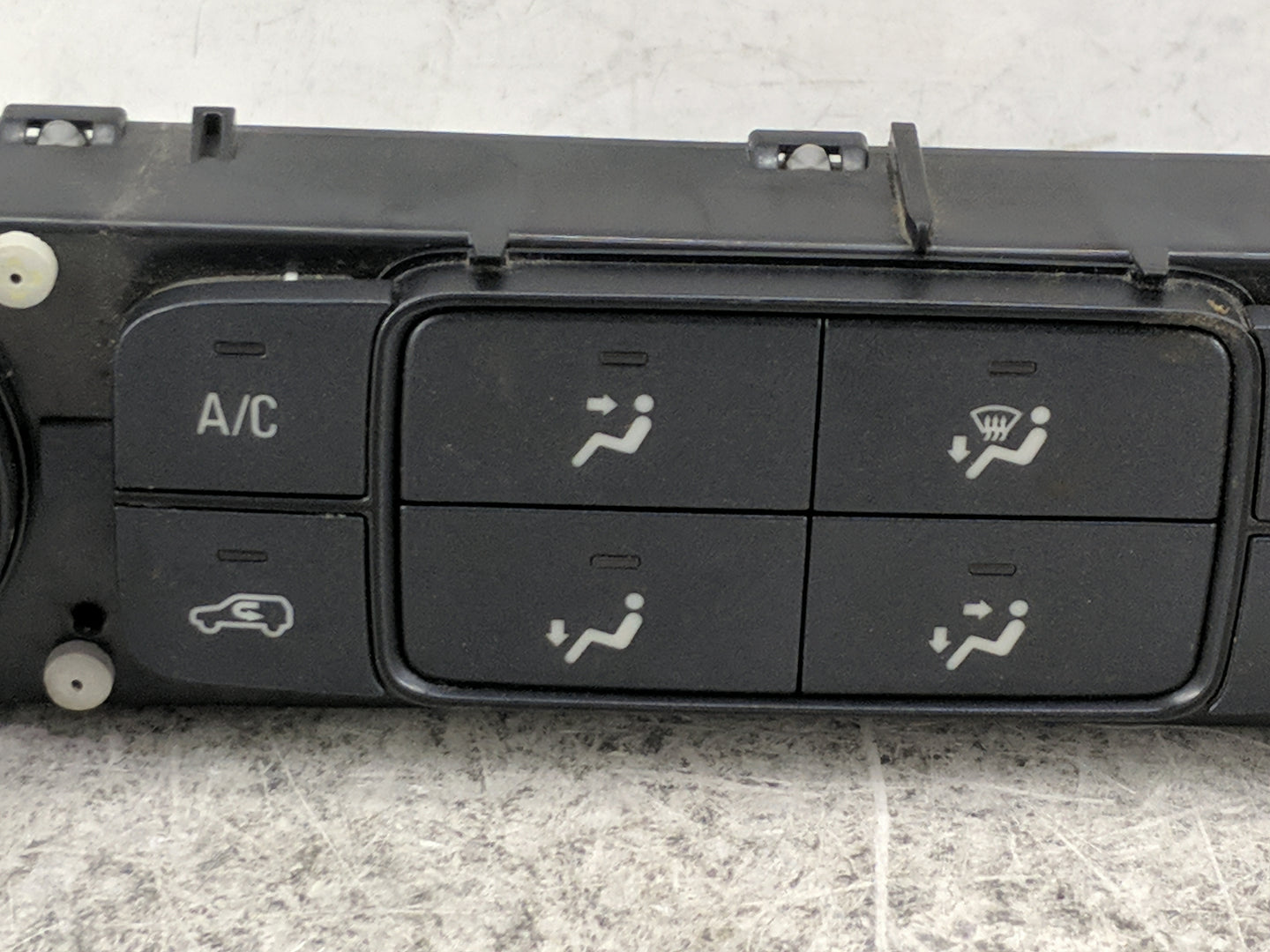 2017-2019 Gmc Sierra 1500 Climate Control Module Temperature AC/Heater Replacement P/N:84199205 815372982 Fits OEM Used Auto