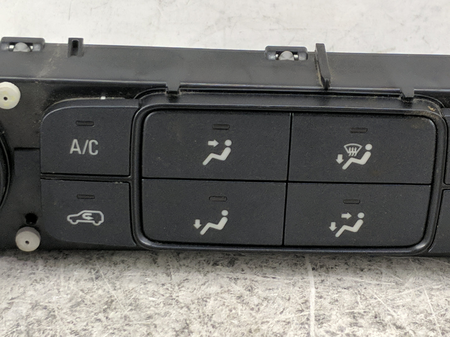 2017-2019 Gmc Sierra 1500 Climate Control Module Temperature AC/Heater Replacement P/N:84199205 815372982 Fits OEM Used Auto
