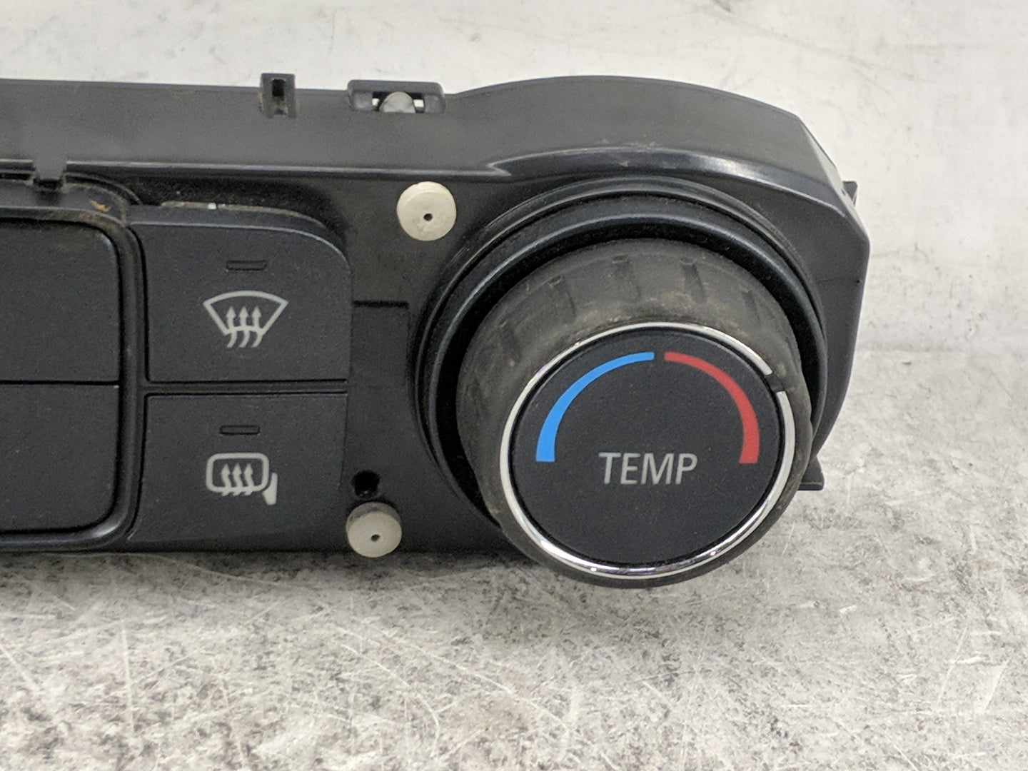 2017-2019 Gmc Sierra 1500 Climate Control Module Temperature AC/Heater Replacement P/N:84199205 815372982 Fits OEM Used Auto