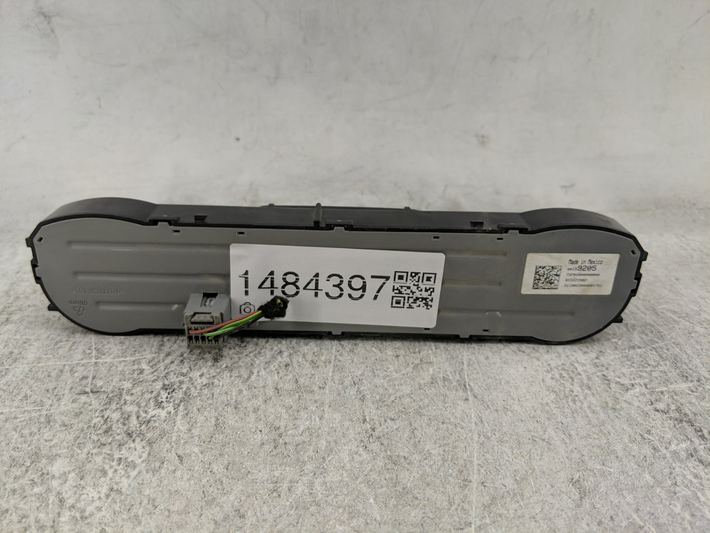 2017-2019 Gmc Sierra 1500 Climate Control Module Temperature AC/Heater Replacement P/N:84199205 815372982 Fits OEM Used Auto
