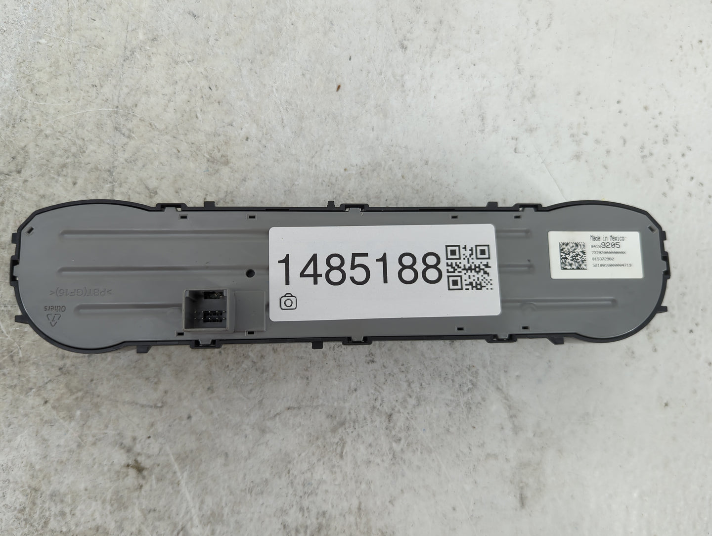 2017-2019 Gmc Sierra 1500 Climate Control Module Temperature AC/Heater Replacement P/N:84199205 815372982 Fits OEM Used Auto