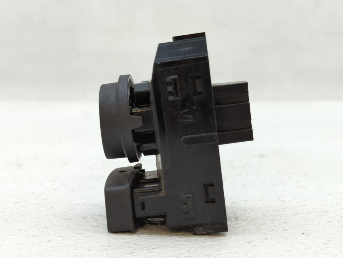 2014-2019 Gmc Sierra 1500 Master Power Window Switch Replacement Driver Side Left P/N:23154700 Fits OEM Used Auto Parts - Oe