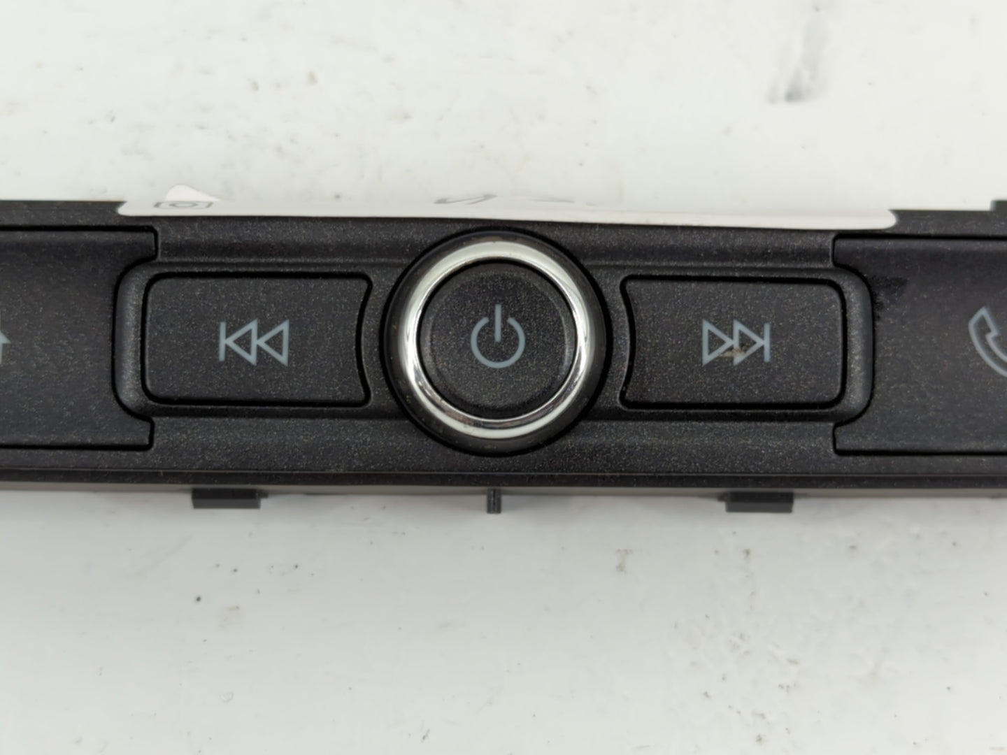 2017-2018 Gmc Sierra 1500 Radio AM FM Cd Player Receiver Replacement P/N:42516646 Fits Fits 2016 2017 2018 2019 OEM Used Aut