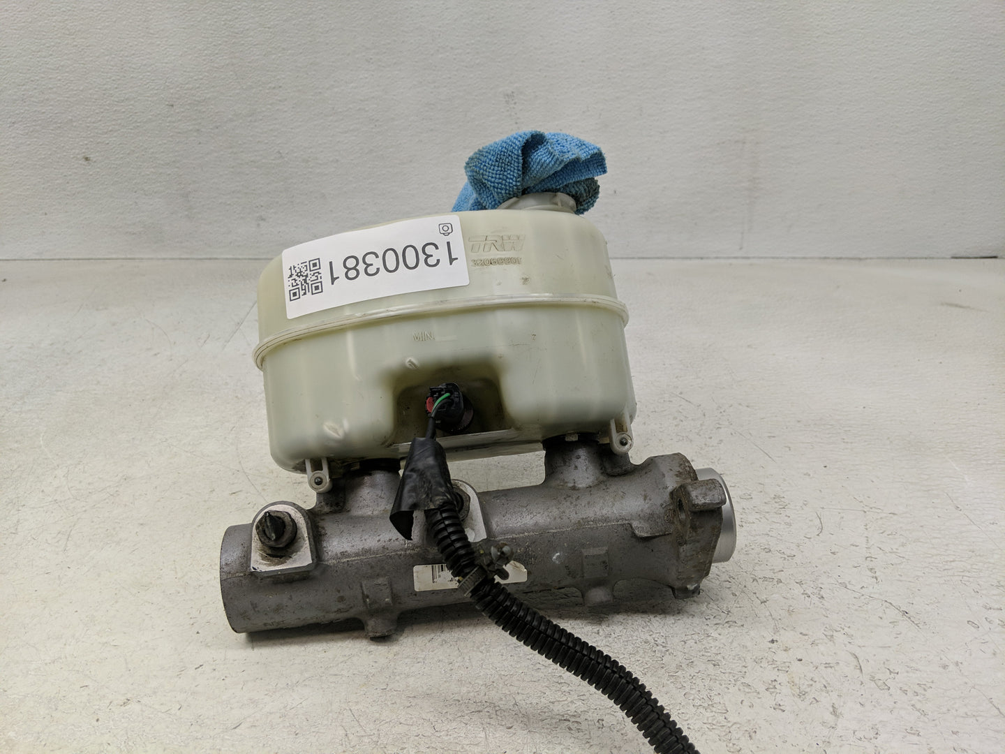 Gmc Sierra 2500 Brake Master Cylinder 1300381 - Oemusedautoparts1.com