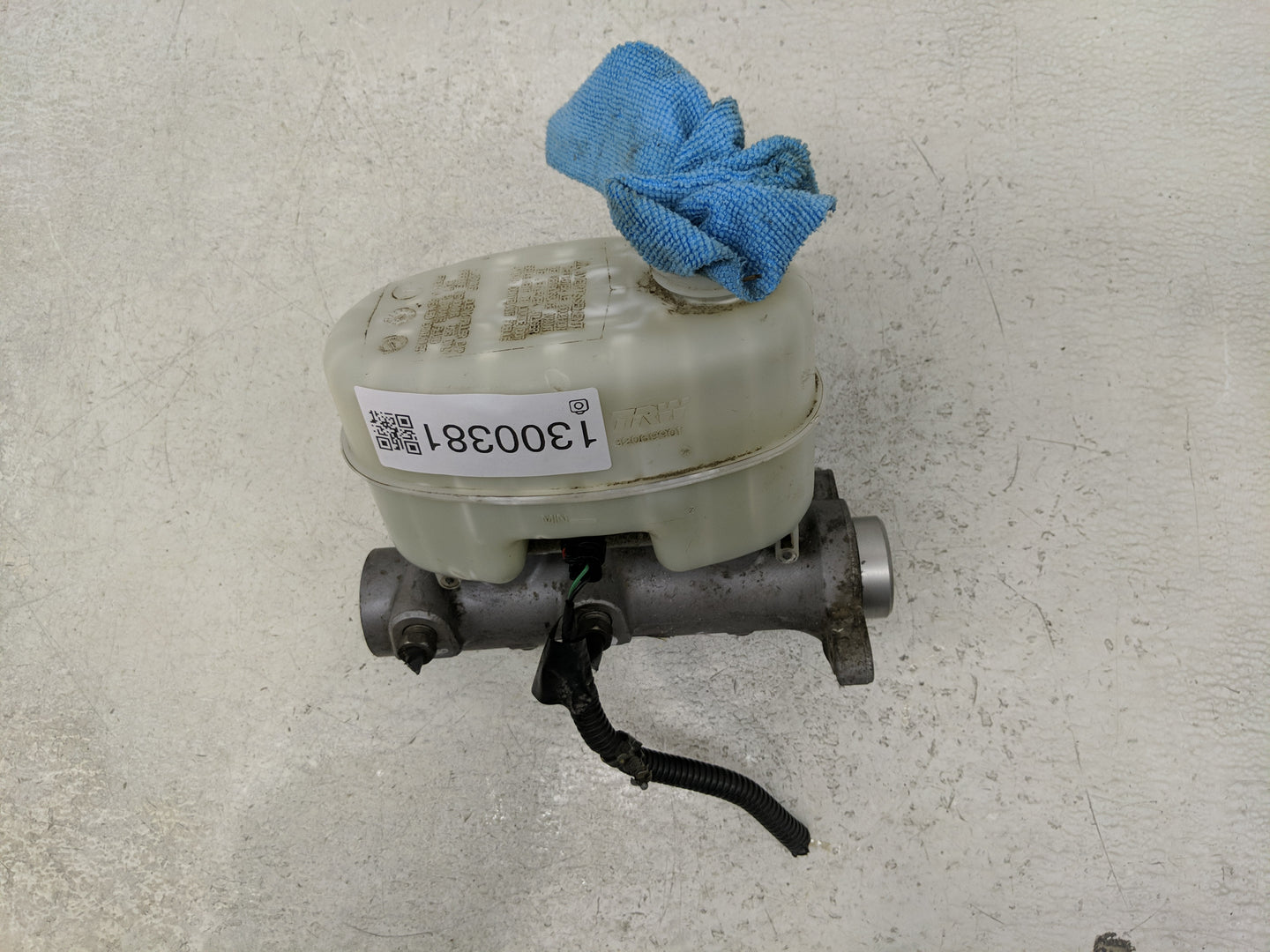 Gmc Sierra 2500 Brake Master Cylinder 1300381 - Oemusedautoparts1.com