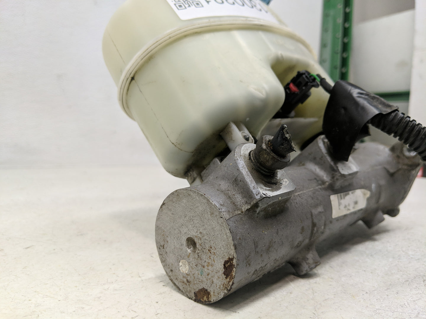 Gmc Sierra 2500 Brake Master Cylinder 1300381 - Oemusedautoparts1.com