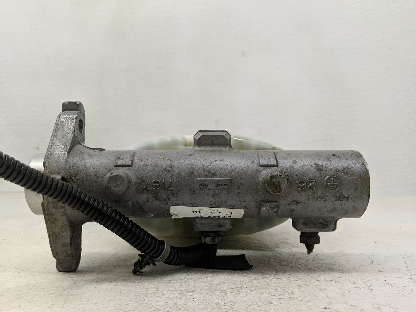 Gmc Sierra 2500 Brake Master Cylinder 1300381 - Oemusedautoparts1.com