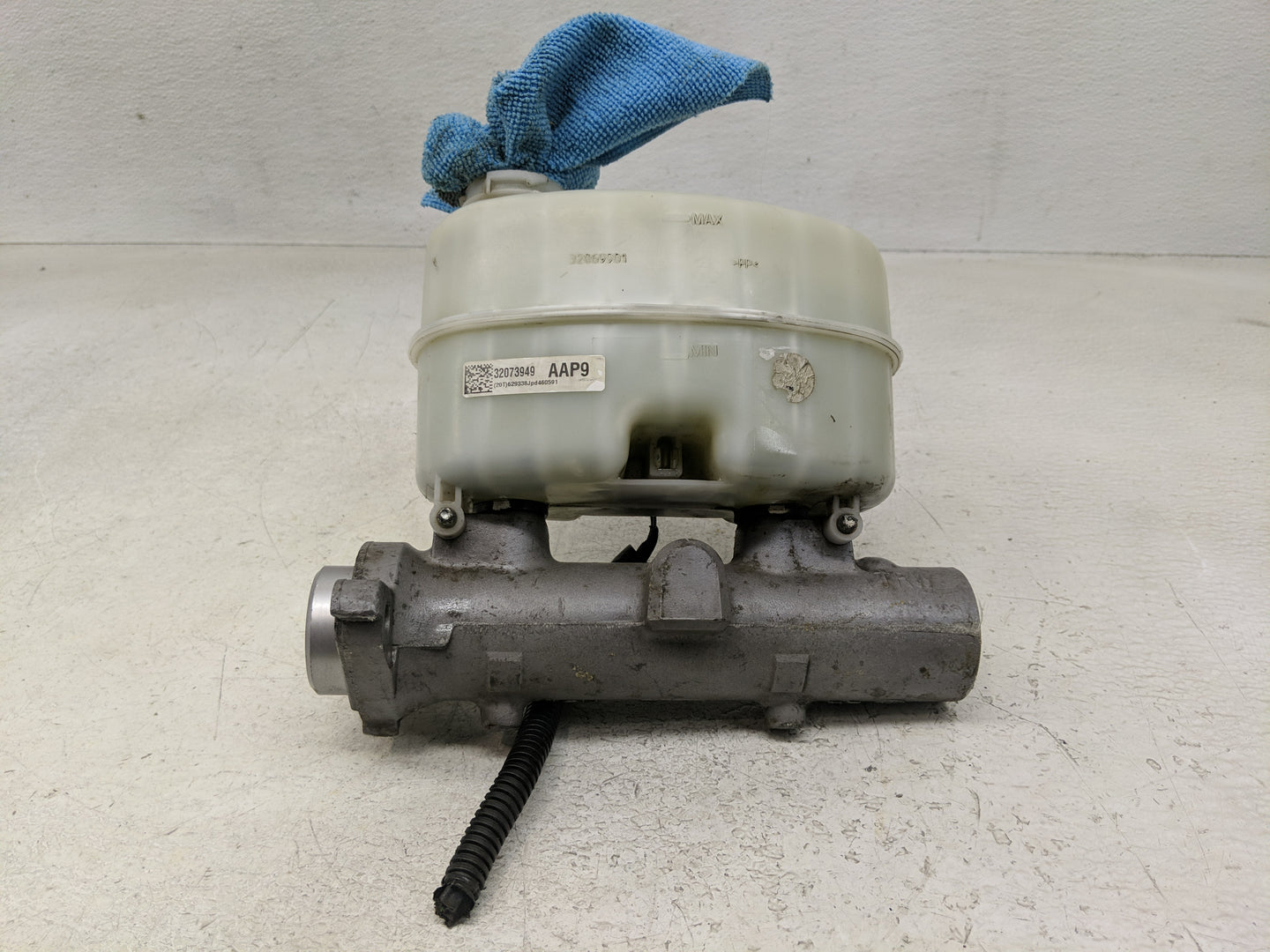 Gmc Sierra 2500 Brake Master Cylinder 1300381 - Oemusedautoparts1.com