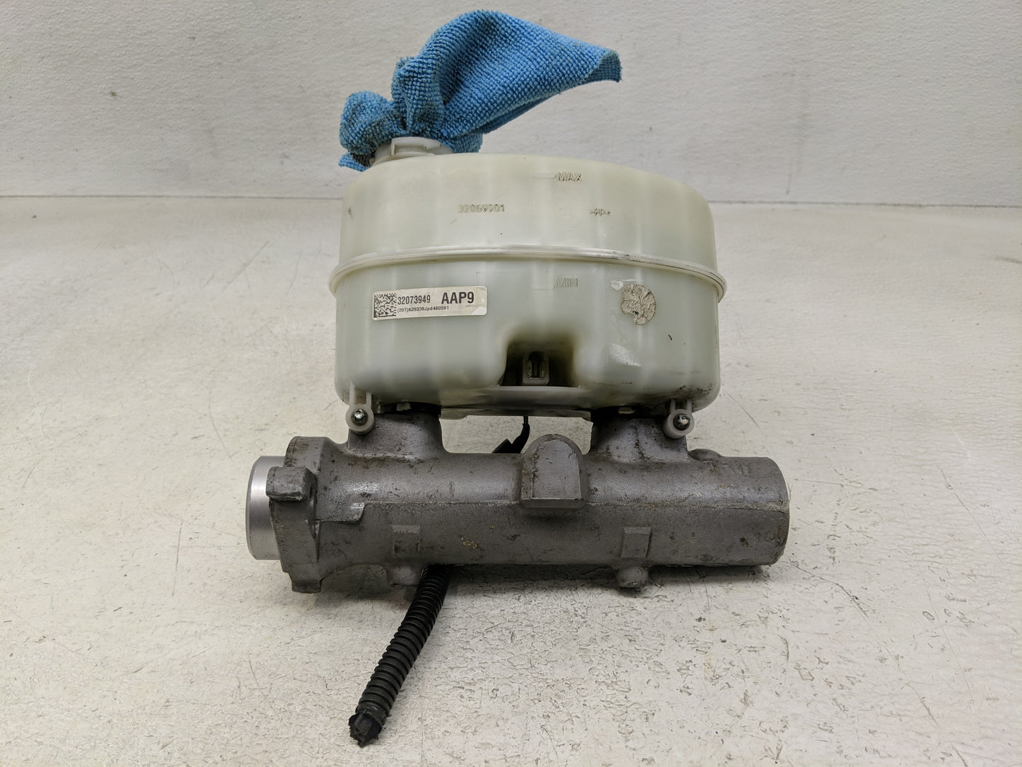 Gmc Sierra 2500 Brake Master Cylinder 1300381 - Oemusedautoparts1.com