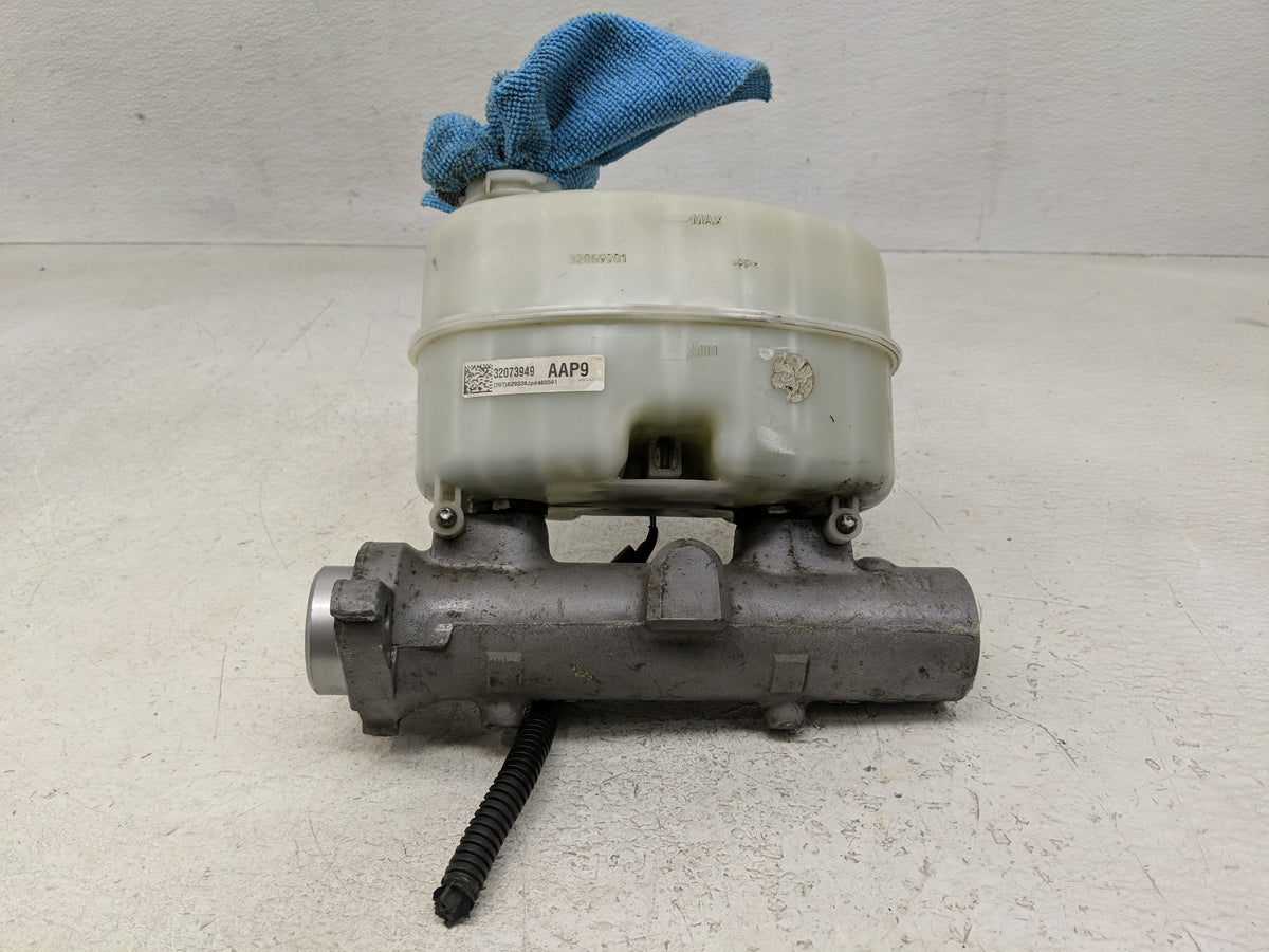 Gmc Sierra 2500 Brake Master Cylinder 1300381 - Oemusedautoparts1.com