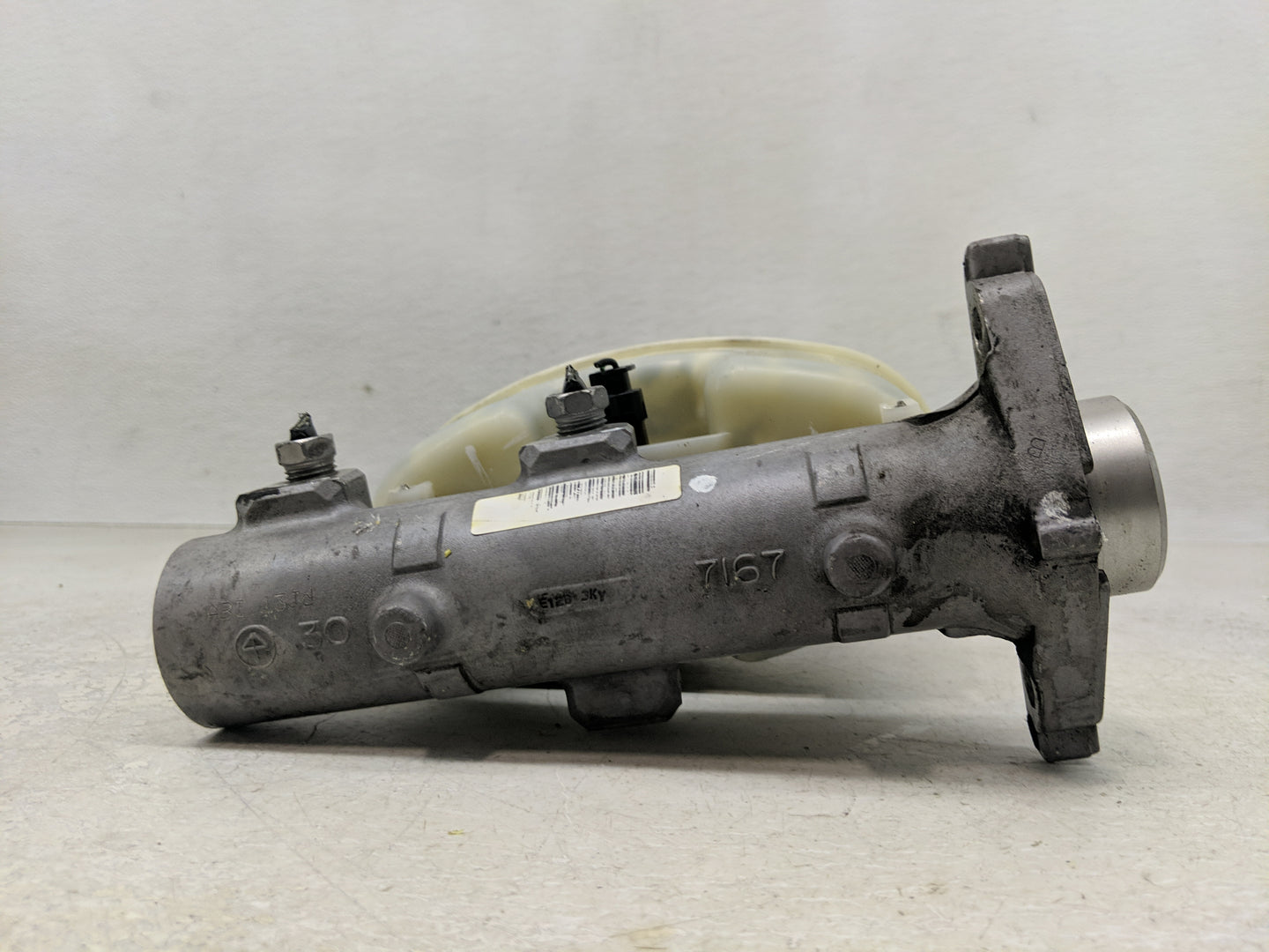 Gmc Sierra 2500 Brake Master Cylinder 1311513 - Oemusedautoparts1.com