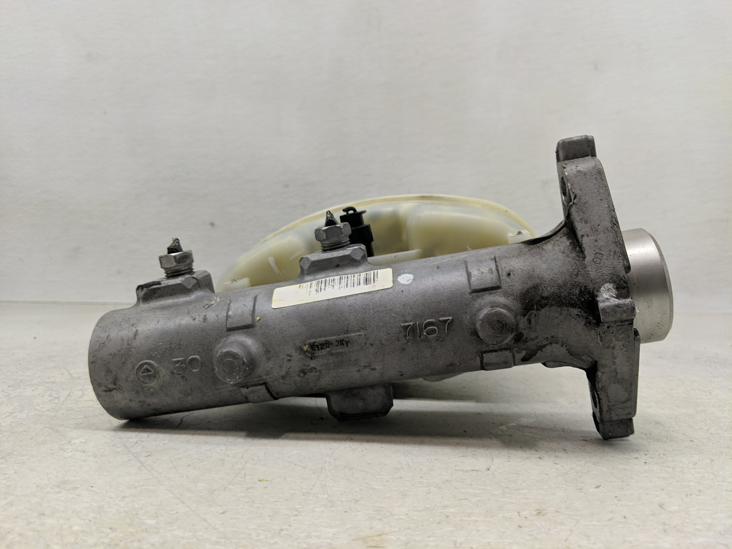 Gmc Sierra 2500 Brake Master Cylinder 1311513 - Oemusedautoparts1.com