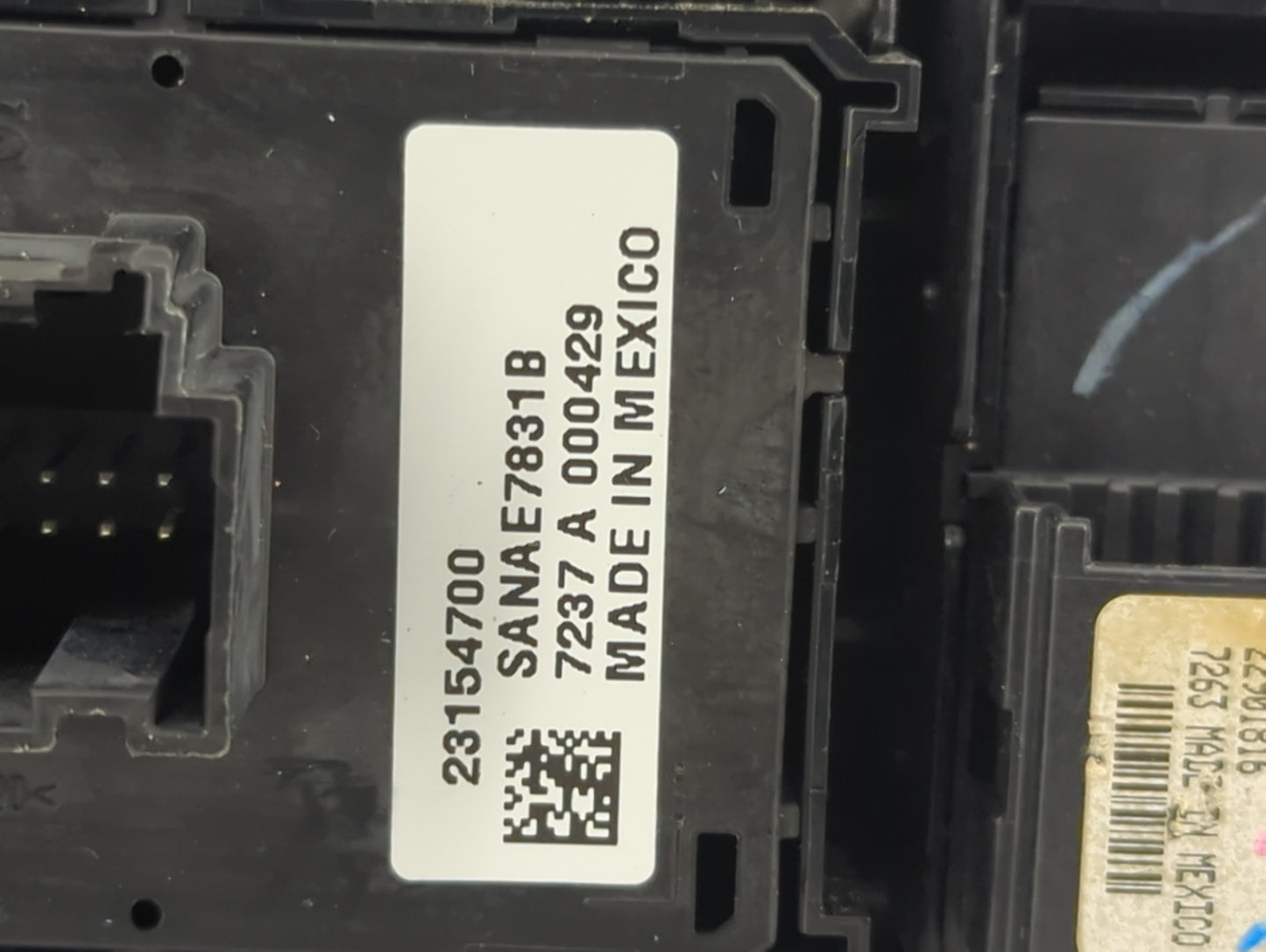 2015-2019 Gmc Sierra 2500 Master Power Window Switch Replacement Driver Side Left P/N:23154700 Fits OEM Used Auto Parts - Oe