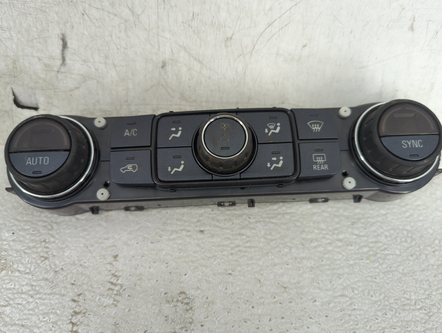 2017-2018 Gmc Sierra 2500 Climate Control Module Temperature AC/Heater Replacement P/N:84258726 815372982 Fits OEM Used Auto
