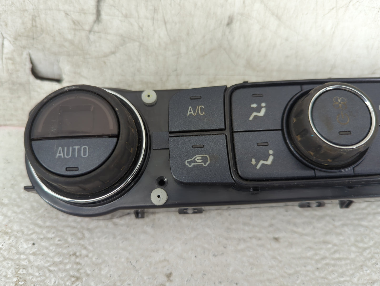 2017-2018 Gmc Sierra 2500 Climate Control Module Temperature AC/Heater Replacement P/N:84258726 815372982 Fits OEM Used Auto
