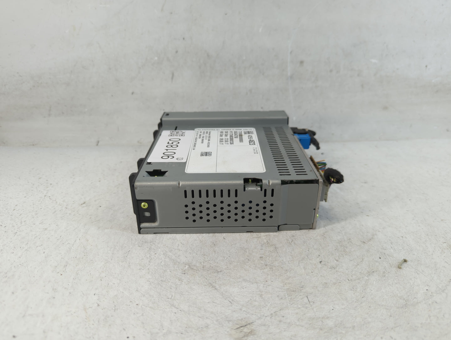 2018-2019 Gmc Sierra 2500 Radio AM FM Cd Player Receiver Replacement P/N:42554623 Fits Fits 2018 2019 OEM Used Auto Parts - 