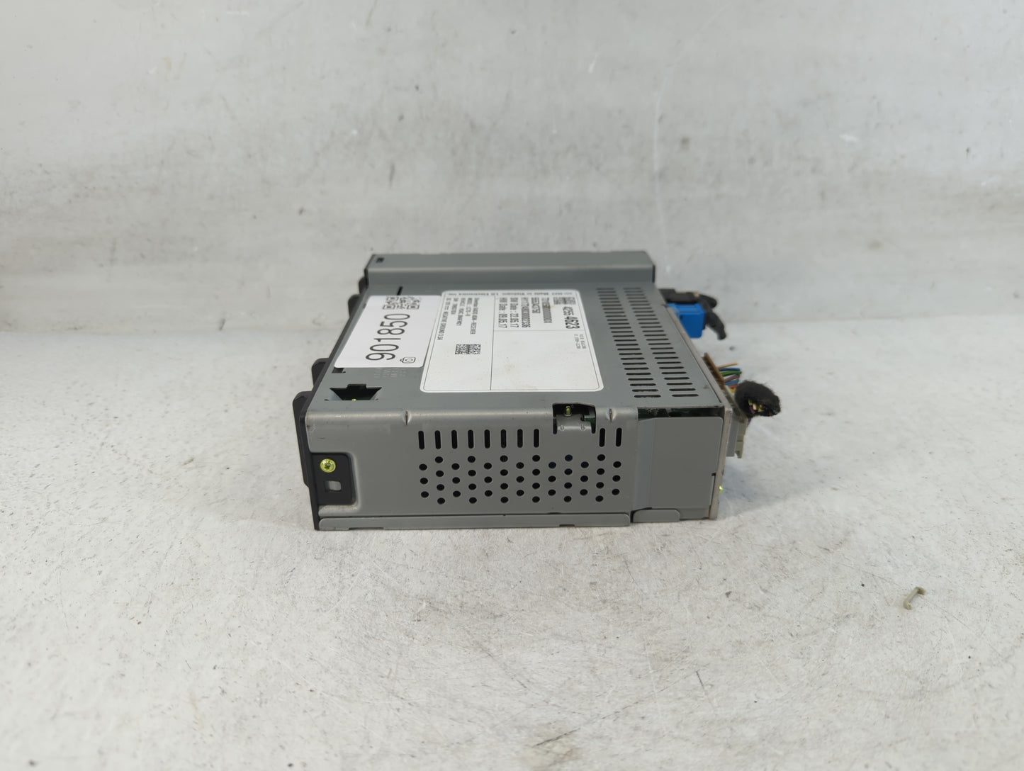 2018-2019 Gmc Sierra 2500 Radio AM FM Cd Player Receiver Replacement P/N:42554623 Fits Fits 2018 2019 OEM Used Auto Parts - 