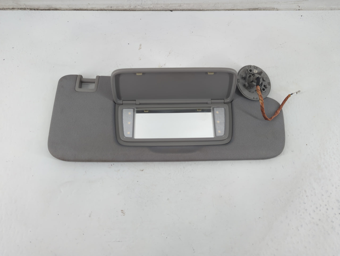 2018 Gmc Terrain Sun Visor Shade Replacement Passenger Right Mirror Fits OEM Used Auto Parts - Oemusedautoparts1.com