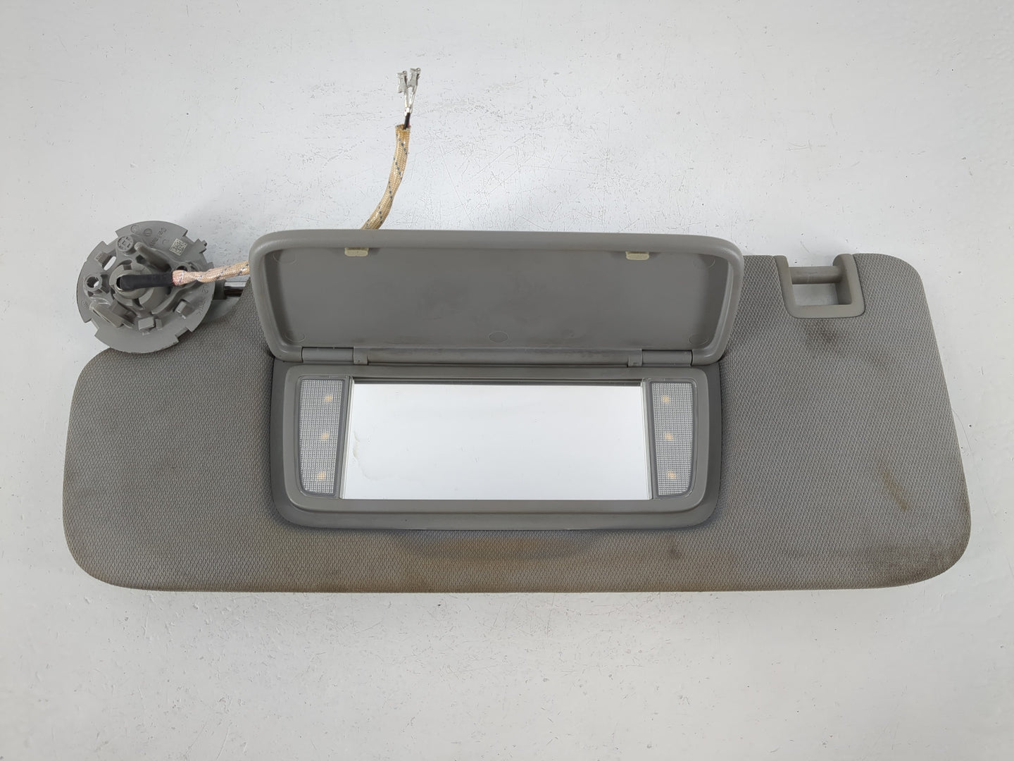 2018 Gmc Terrain Sun Visor Shade Replacement Driver Left Mirror Fits OEM Used Auto Parts - Oemusedautoparts1.com
