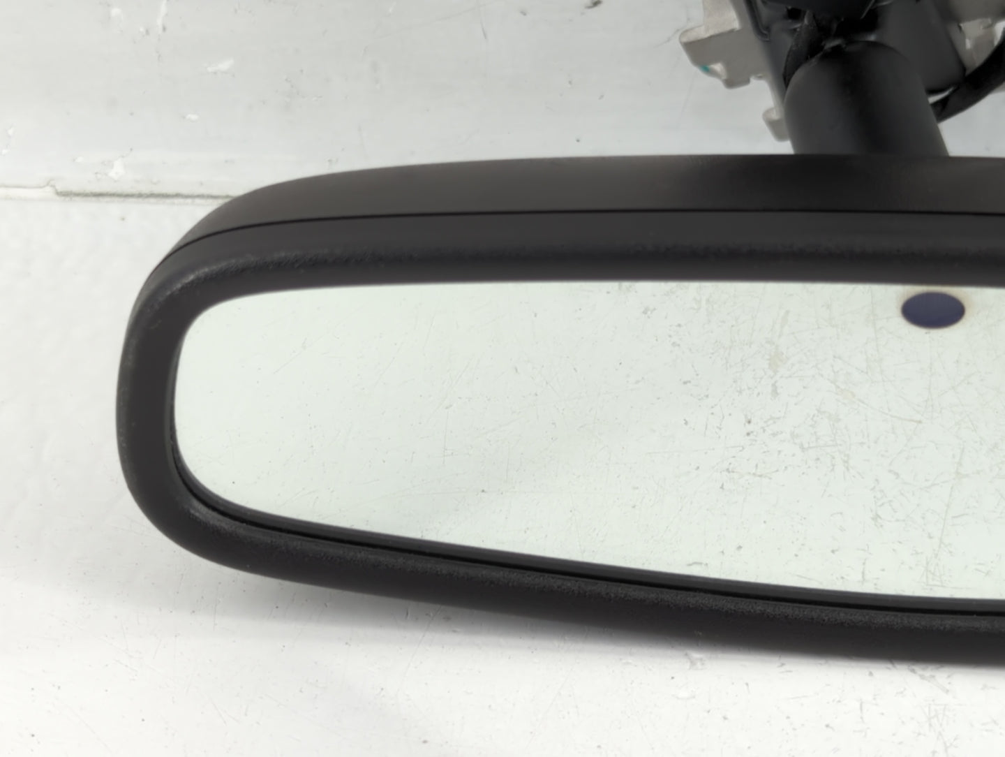 2018 Gmc Terrain Interior Rear View Mirror Replacement OEM P/N:E11026140 Fits OEM Used Auto Parts - Oemusedautoparts1.com