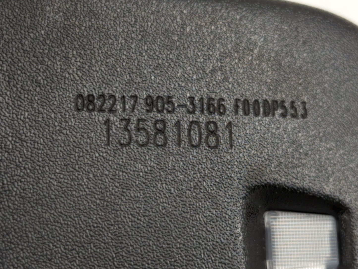 2018 Gmc Terrain Interior Rear View Mirror Replacement OEM P/N:E11026140 Fits OEM Used Auto Parts - Oemusedautoparts1.com