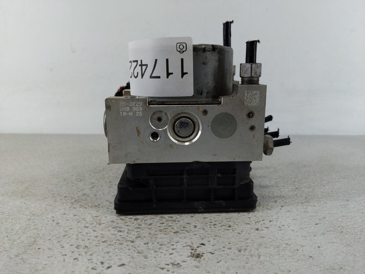 2018-2021 Gmc Terrain Anti-Lock Brake ABS Pump Module Actuator OEM P/N:84414759 Fits Fits 2018 2019 2020 2021 OEM Used Auto 