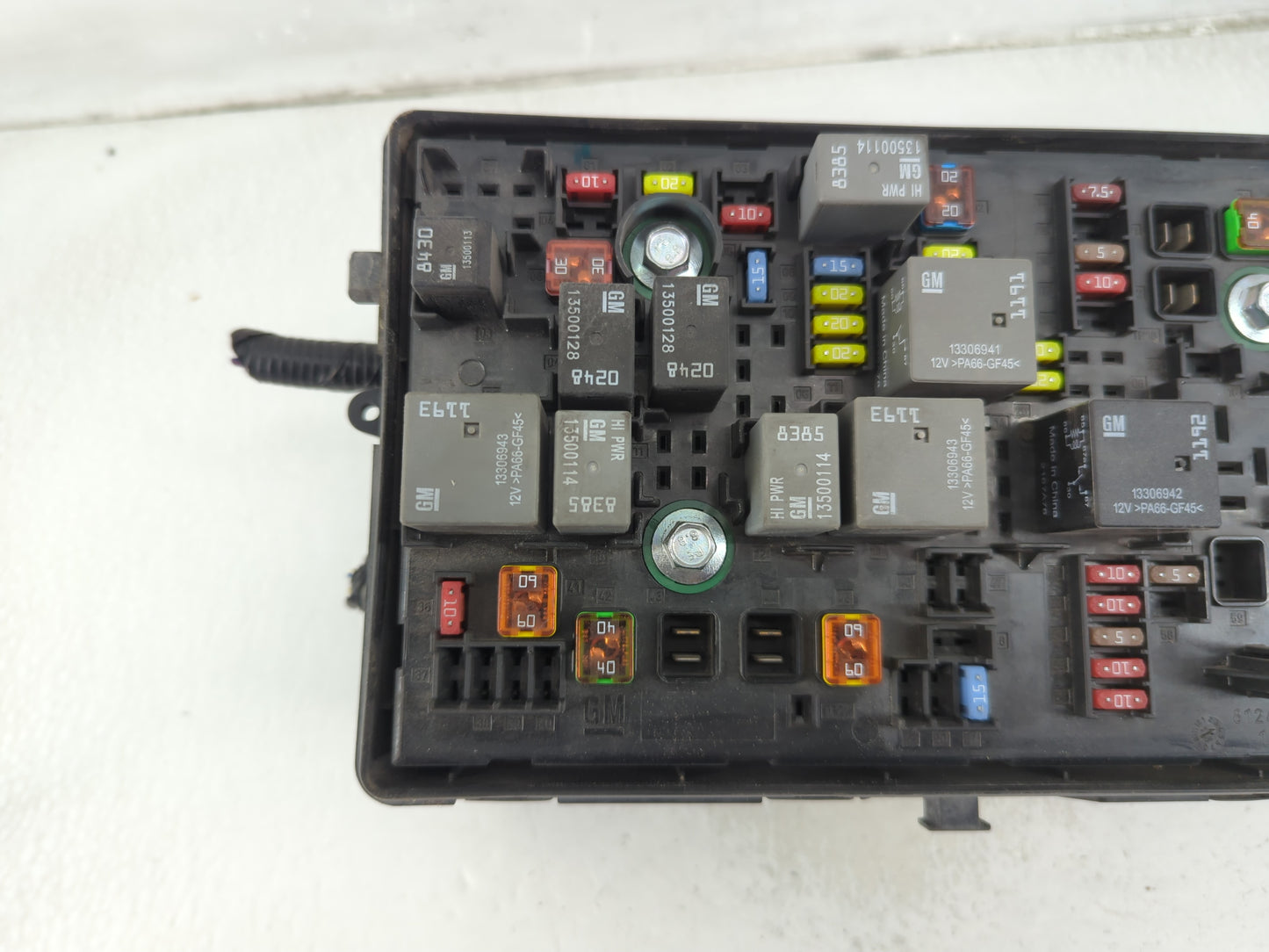 2018-2021 Gmc Terrain Fusebox Fuse Box Panel Relay Module P/N:812461952 Fits Fits 2018 2019 2020 2021 2022 OEM Used Auto Par