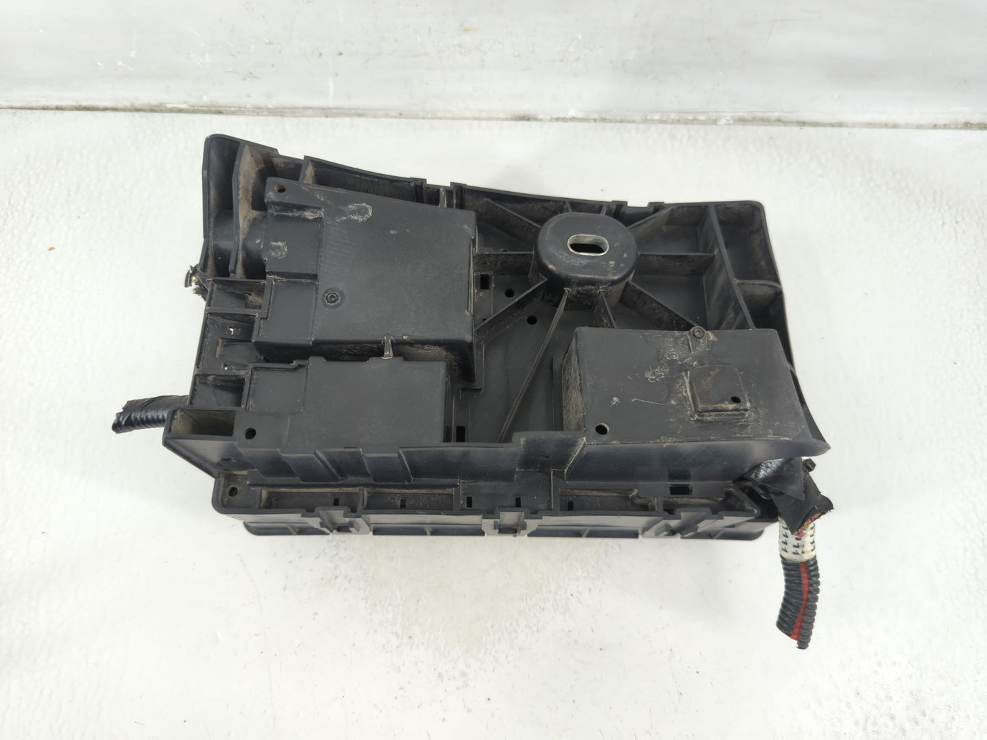 2018-2021 Gmc Terrain Fusebox Fuse Box Panel Relay Module P/N:812461952 Fits Fits 2018 2019 2020 2021 2022 OEM Used Auto Par