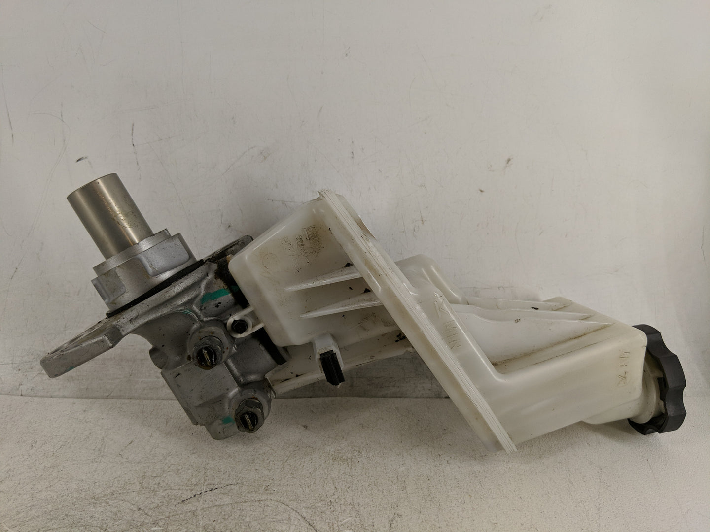 Gmc Terrain Brake Master Cylinder - Oemusedautoparts1.com